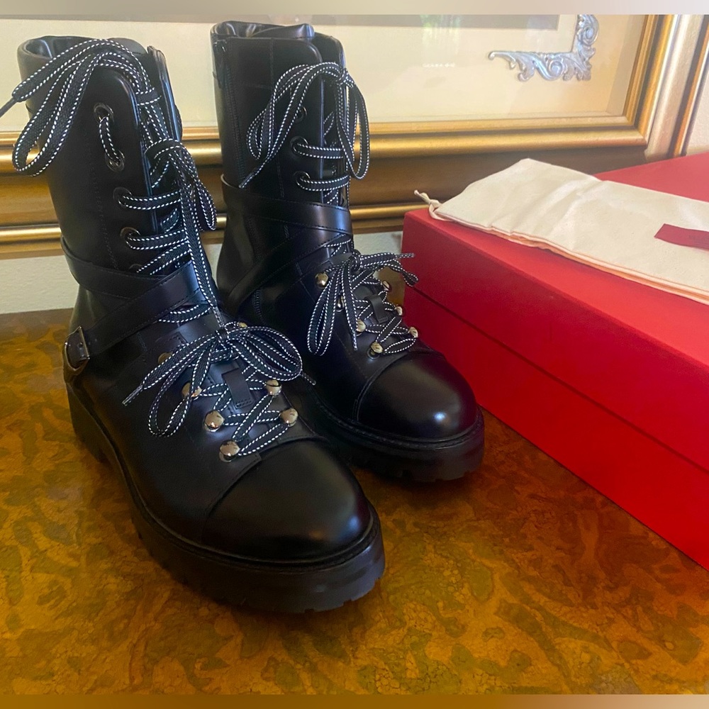Valentino Garavani Combat boot black, mid calf size 8.5